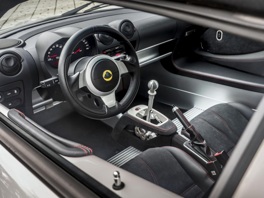 Интерьер Lotus Elise Sport 220 2017 года  (WW) (фото 4 из 35)